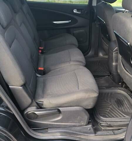 Черный Форд С-Макс, объемом двигателя 1.75 л и пробегом 251 тыс. км за 6300 $, фото 7 на Automoto.ua