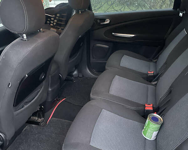 Чорний Форд С-Макс, об'ємом двигуна 2 л та пробігом 305 тис. км за 5700 $, фото 7 на Automoto.ua