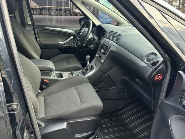 Чорний Форд С-Макс, об'ємом двигуна 2 л та пробігом 280 тис. км за 4200 $, фото 10 на Automoto.ua