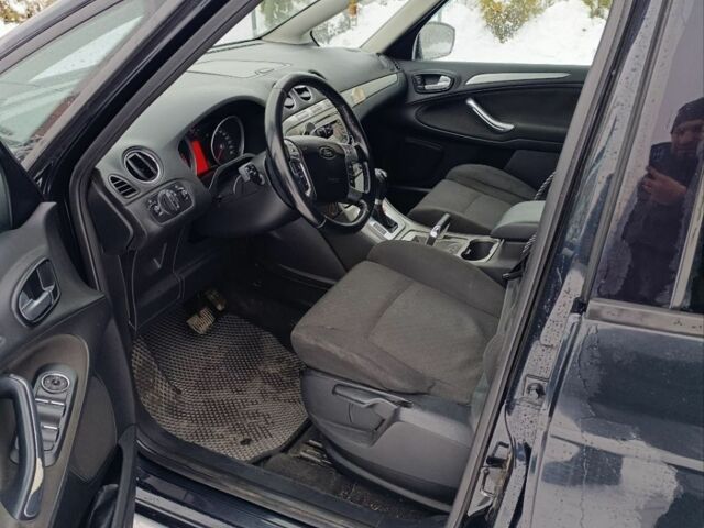 Черный Форд С-Макс, объемом двигателя 2 л и пробегом 368 тыс. км за 7399 $, фото 6 на Automoto.ua