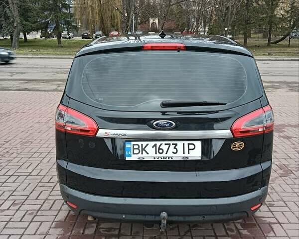 Черный Форд С-Макс, объемом двигателя 2 л и пробегом 237 тыс. км за 9000 $, фото 1 на Automoto.ua