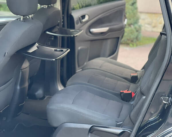 Черный Форд С-Макс, объемом двигателя 2 л и пробегом 241 тыс. км за 9550 $, фото 77 на Automoto.ua