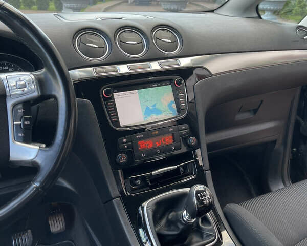 Черный Форд С-Макс, объемом двигателя 2 л и пробегом 241 тыс. км за 9550 $, фото 107 на Automoto.ua