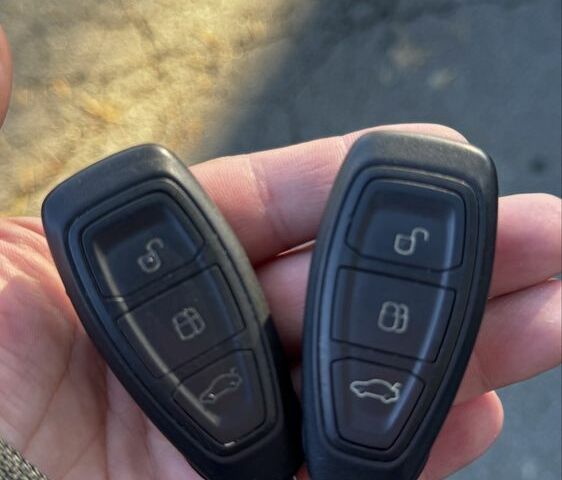 Чорний Форд С-Макс, об'ємом двигуна 2 л та пробігом 187 тис. км за 7700 $, фото 14 на Automoto.ua