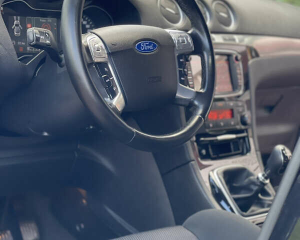 Черный Форд С-Макс, объемом двигателя 2 л и пробегом 241 тыс. км за 9550 $, фото 83 на Automoto.ua