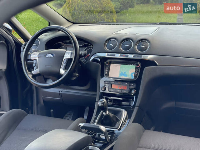 Черный Форд С-Макс, объемом двигателя 2 л и пробегом 241 тыс. км за 9550 $, фото 4 на Automoto.ua