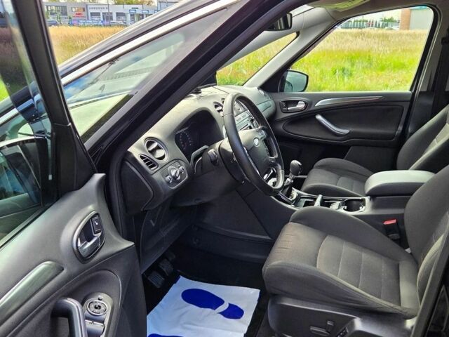 Черный Форд С-Макс, объемом двигателя 2 л и пробегом 245 тыс. км за 7800 $, фото 19 на Automoto.ua