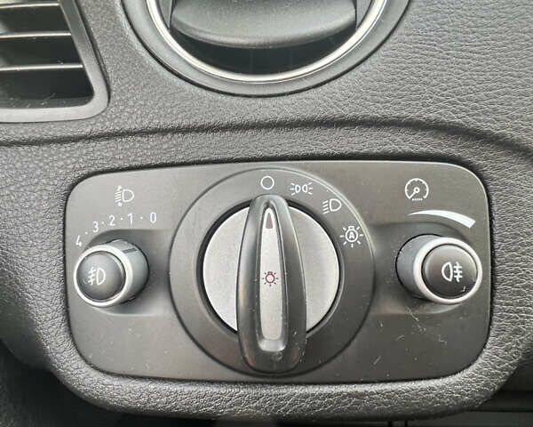 Черный Форд С-Макс, объемом двигателя 1.6 л и пробегом 229 тыс. км за 8600 $, фото 21 на Automoto.ua