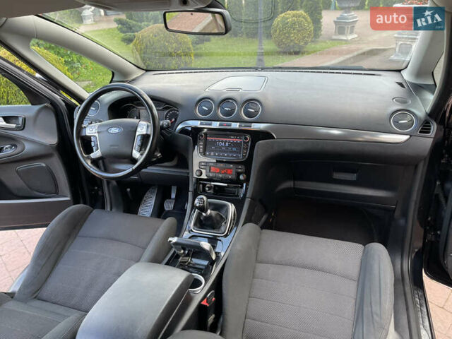 Черный Форд С-Макс, объемом двигателя 2 л и пробегом 241 тыс. км за 9550 $, фото 92 на Automoto.ua