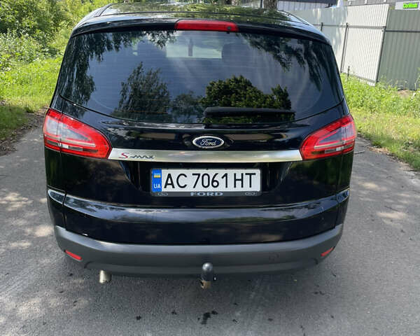 Черный Форд С-Макс, объемом двигателя 2 л и пробегом 250 тыс. км за 7700 $, фото 1 на Automoto.ua