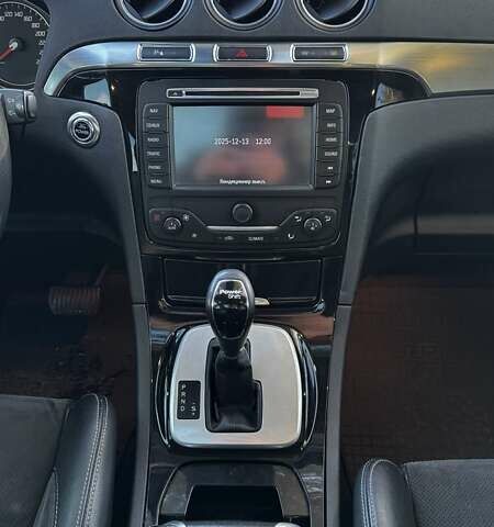 Черный Форд С-Макс, объемом двигателя 2 л и пробегом 187 тыс. км за 8599 $, фото 18 на Automoto.ua