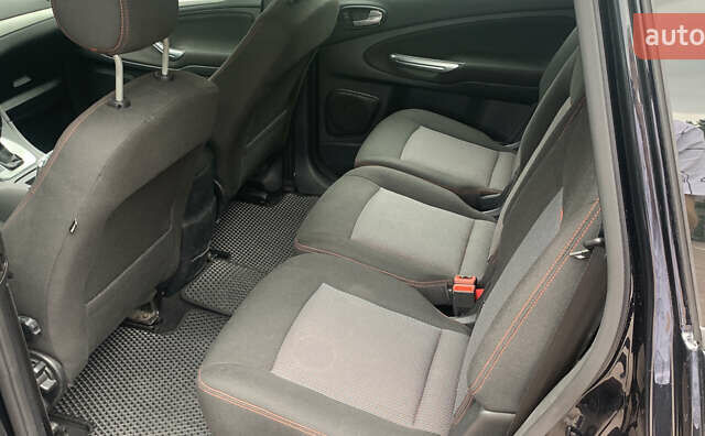 Черный Форд С-Макс, объемом двигателя 2 л и пробегом 193 тыс. км за 10000 $, фото 16 на Automoto.ua