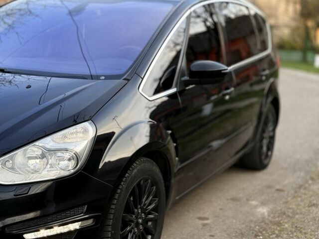 Черный Форд С-Макс, объемом двигателя 2 л и пробегом 331 тыс. км за 8400 $, фото 2 на Automoto.ua