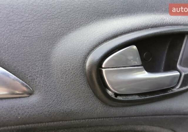 Черный Форд С-Макс, объемом двигателя 1.6 л и пробегом 255 тыс. км за 9900 $, фото 16 на Automoto.ua