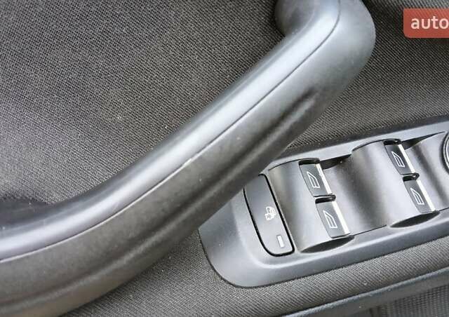 Черный Форд С-Макс, объемом двигателя 1.6 л и пробегом 255 тыс. км за 9900 $, фото 13 на Automoto.ua