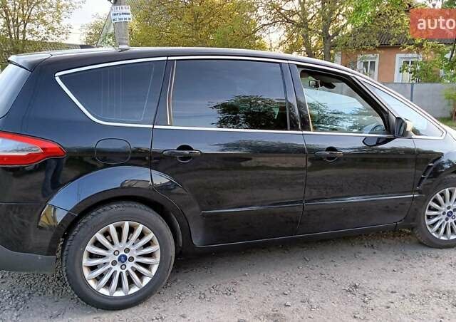 Черный Форд С-Макс, объемом двигателя 1.6 л и пробегом 255 тыс. км за 9900 $, фото 1 на Automoto.ua