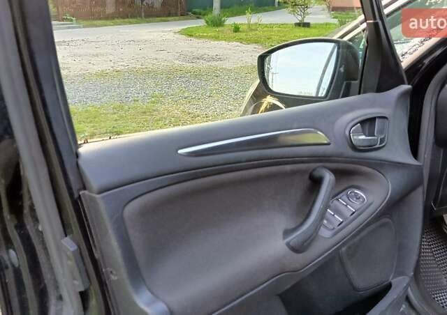 Черный Форд С-Макс, объемом двигателя 1.6 л и пробегом 255 тыс. км за 9900 $, фото 12 на Automoto.ua