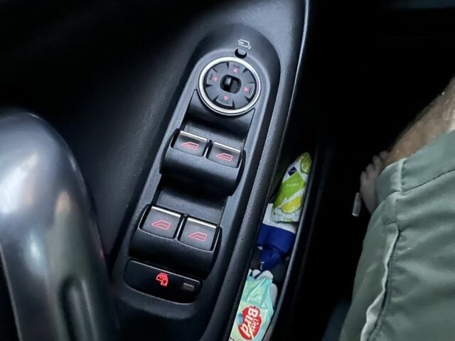 Черный Форд С-Макс, объемом двигателя 2 л и пробегом 298 тыс. км за 10000 $, фото 5 на Automoto.ua