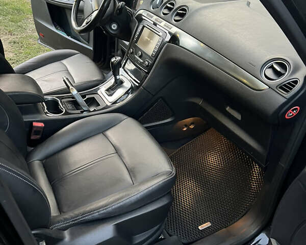 Черный Форд С-Макс, объемом двигателя 2 л и пробегом 297 тыс. км за 11200 $, фото 16 на Automoto.ua