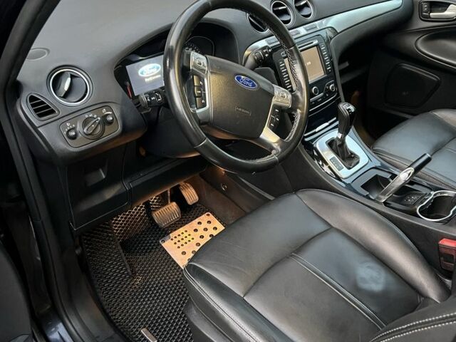 Черный Форд С-Макс, объемом двигателя 2 л и пробегом 298 тыс. км за 10000 $, фото 11 на Automoto.ua