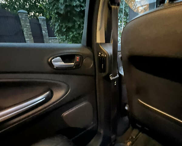 Черный Форд С-Макс, объемом двигателя 2 л и пробегом 297 тыс. км за 11200 $, фото 28 на Automoto.ua