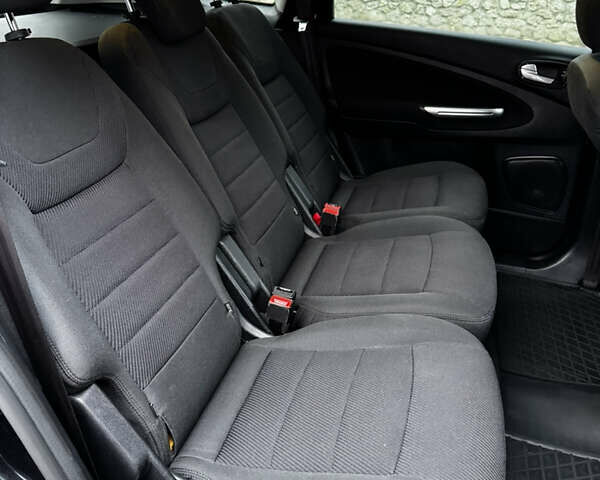 Черный Форд С-Макс, объемом двигателя 2 л и пробегом 214 тыс. км за 8999 $, фото 57 на Automoto.ua