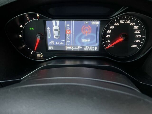 Черный Форд С-Макс, объемом двигателя 2 л и пробегом 298 тыс. км за 10000 $, фото 9 на Automoto.ua