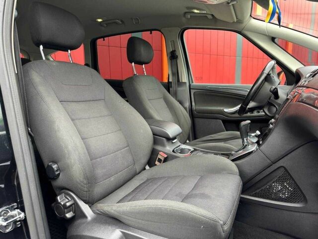 Чорний Форд С-Макс, об'ємом двигуна 0 л та пробігом 298 тис. км за 9990 $, фото 10 на Automoto.ua