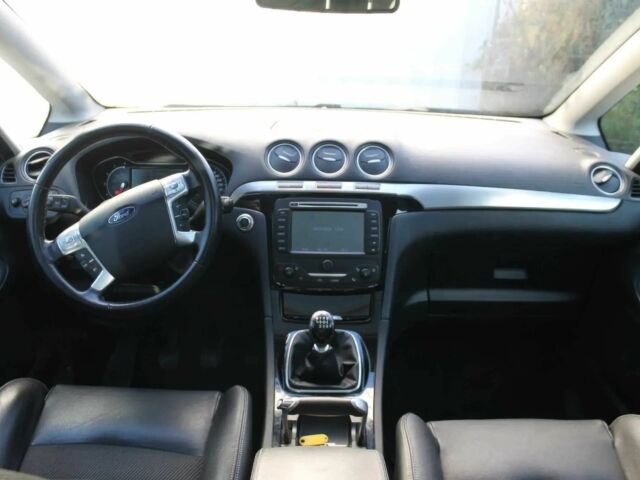 Черный Форд С-Макс, объемом двигателя 2 л и пробегом 82 тыс. км за 7600 $, фото 7 на Automoto.ua