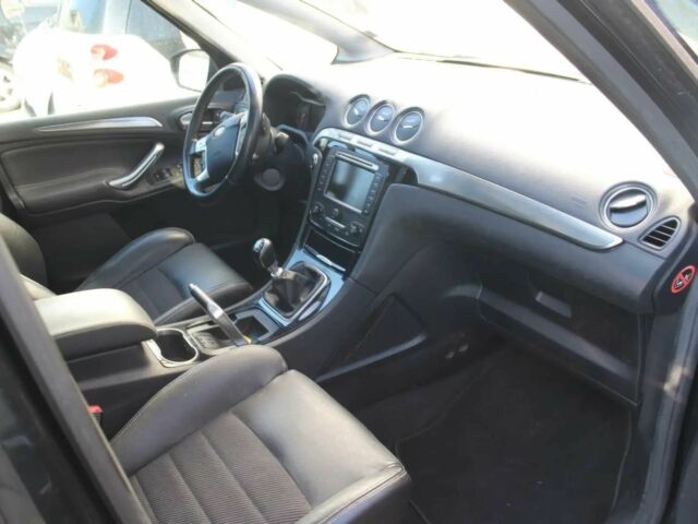 Черный Форд С-Макс, объемом двигателя 2 л и пробегом 82 тыс. км за 7600 $, фото 6 на Automoto.ua