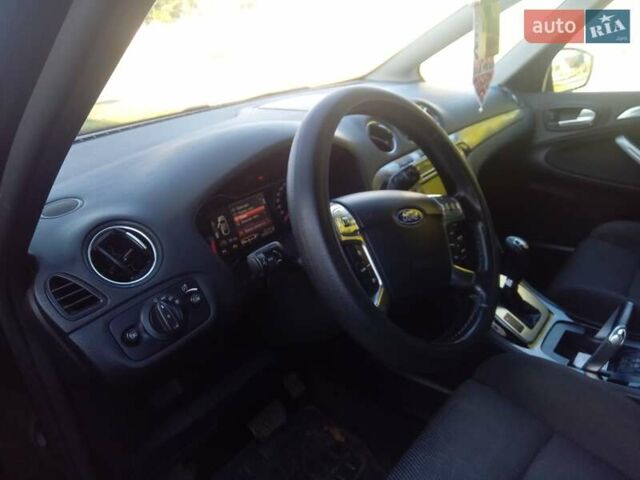 Чорний Форд С-Макс, об'ємом двигуна 2 л та пробігом 270 тис. км за 9399 $, фото 25 на Automoto.ua