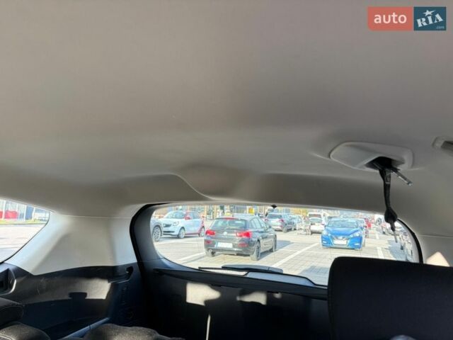 Чорний Форд С-Макс, об'ємом двигуна 2 л та пробігом 188 тис. км за 14753 $, фото 17 на Automoto.ua