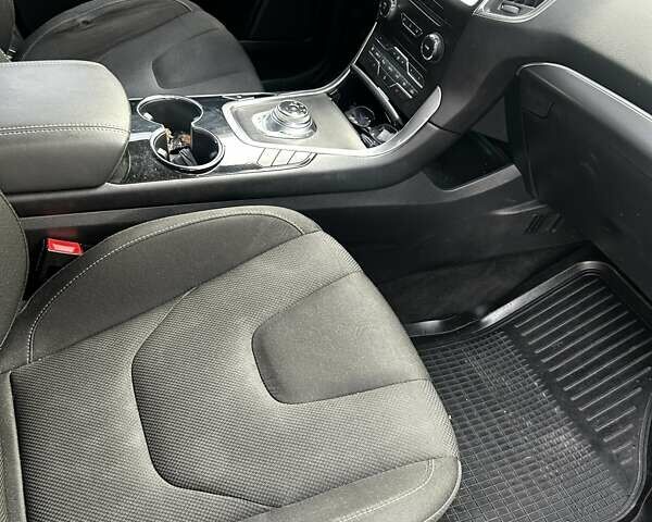 Черный Форд С-Макс, объемом двигателя 2 л и пробегом 242 тыс. км за 18800 $, фото 7 на Automoto.ua