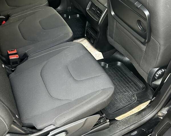 Черный Форд С-Макс, объемом двигателя 2 л и пробегом 242 тыс. км за 18800 $, фото 6 на Automoto.ua