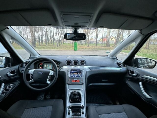 Черный Форд С-Макс, объемом двигателя 2 л и пробегом 184 тыс. км за 8900 $, фото 7 на Automoto.ua