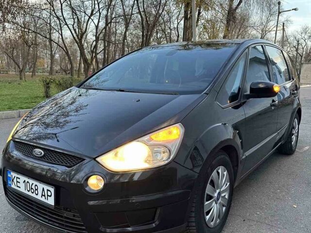 Черный Форд С-Макс, объемом двигателя 2 л и пробегом 184 тыс. км за 8900 $, фото 1 на Automoto.ua