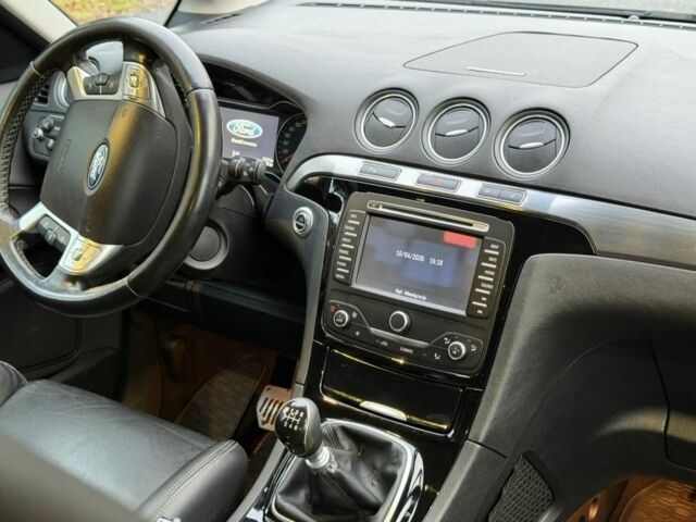 Черный Форд С-Макс, объемом двигателя 2 л и пробегом 229 тыс. км за 2650 $, фото 5 на Automoto.ua