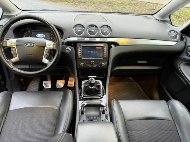 Черный Форд С-Макс, объемом двигателя 2 л и пробегом 229 тыс. км за 2650 $, фото 4 на Automoto.ua