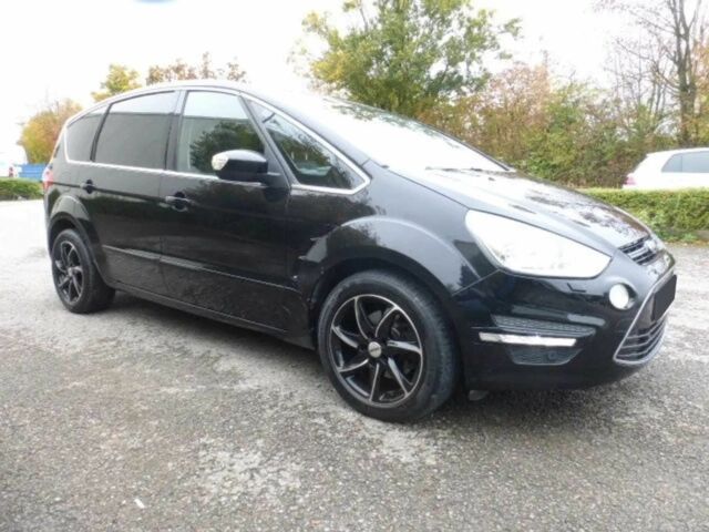 Черный Форд С-Макс, объемом двигателя 2 л и пробегом 77 тыс. км за 7000 $, фото 2 на Automoto.ua