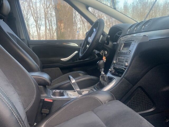 Фиолетовый Форд С-Макс, объемом двигателя 2 л и пробегом 240 тыс. км за 8300 $, фото 16 на Automoto.ua