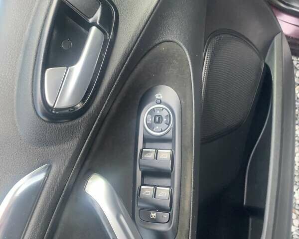 Фиолетовый Форд С-Макс, объемом двигателя 2 л и пробегом 240 тыс. км за 8300 $, фото 8 на Automoto.ua