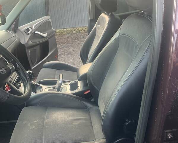 Фиолетовый Форд С-Макс, объемом двигателя 2 л и пробегом 240 тыс. км за 8300 $, фото 13 на Automoto.ua