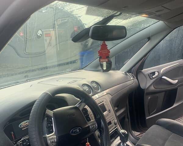 Фиолетовый Форд С-Макс, объемом двигателя 2 л и пробегом 240 тыс. км за 8300 $, фото 12 на Automoto.ua