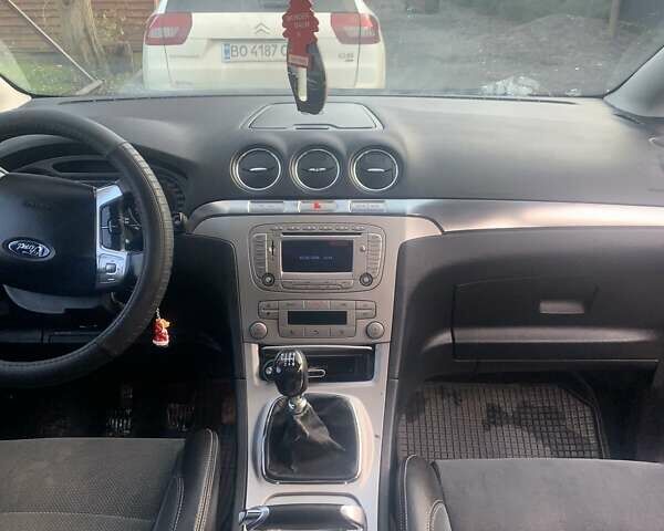 Фиолетовый Форд С-Макс, объемом двигателя 2 л и пробегом 240 тыс. км за 8300 $, фото 7 на Automoto.ua