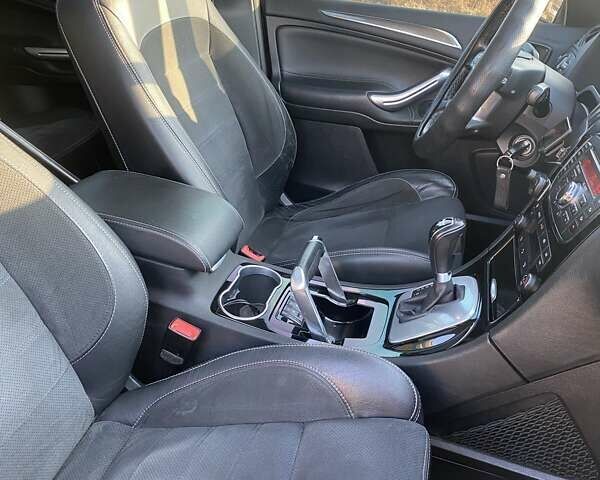 Коричневый Форд С-Макс, объемом двигателя 2 л и пробегом 300 тыс. км за 6500 $, фото 7 на Automoto.ua