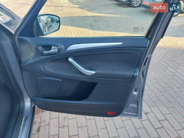 Коричневый Форд С-Макс, объемом двигателя 1.6 л и пробегом 271 тыс. км за 9200 $, фото 22 на Automoto.ua