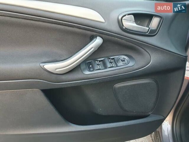 Коричневый Форд С-Макс, объемом двигателя 2 л и пробегом 145 тыс. км за 11200 $, фото 10 на Automoto.ua