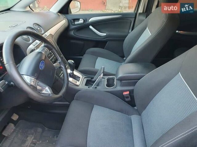 Коричневый Форд С-Макс, объемом двигателя 2 л и пробегом 145 тыс. км за 11200 $, фото 9 на Automoto.ua