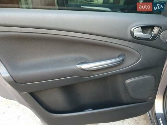 Коричневый Форд С-Макс, объемом двигателя 2 л и пробегом 145 тыс. км за 11200 $, фото 13 на Automoto.ua