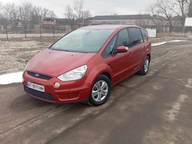 Красный Форд С-Макс, объемом двигателя 1.8 л и пробегом 300 тыс. км за 6600 $, фото 2 на Automoto.ua